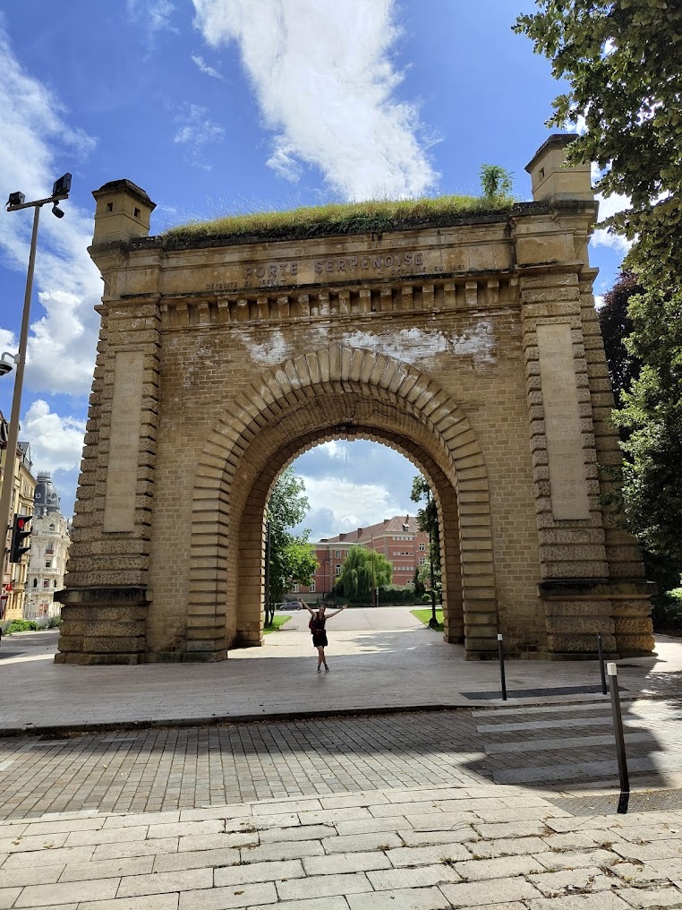 Zřícenina Porte Serpenoise, Kačka pro porovnání