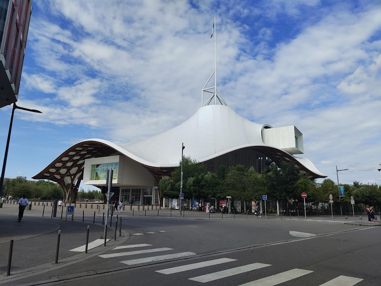 Impozantní muzeum Centre Pompidou-Metz